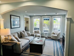 Smart TV, fireplace, computer monitors