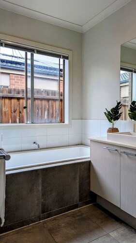 Spacious home near Bellarine Peninsula Trail