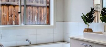 Spacious home near Bellarine Peninsula Trail