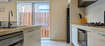 Spacious home near Bellarine Peninsula Trail