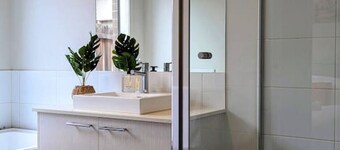Spacious home near Bellarine Peninsula Trail