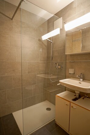 Unclassified image, 2 of 12, button