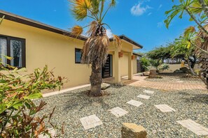 Property grounds - Villa Rosa ~ Peaceful & Cozy 3BR2BA w/PrivatePool! (Paradera)