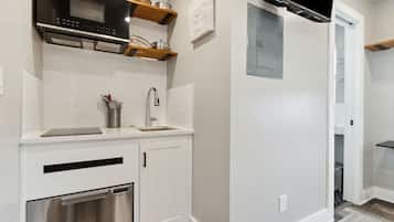 Frigorifero, microonde, forno, lavastoviglie