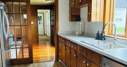 Charming Farmhouse on 10 acres near Mid Ohio Racing & Clearfork State Park