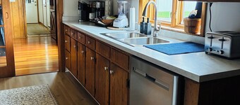 Charming Farmhouse 10 acres for Little Brown Jug near Delaware state park