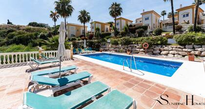 Peaceful Lux, 3 Bed townhouse 10 min to the Beach