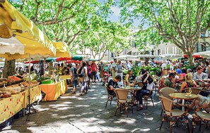 Outdoor dining - Cozy home in Saint-Germain (Saint-Germain)