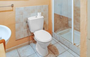 Shower - Cozy home in Saint-Germain (Saint-Germain)