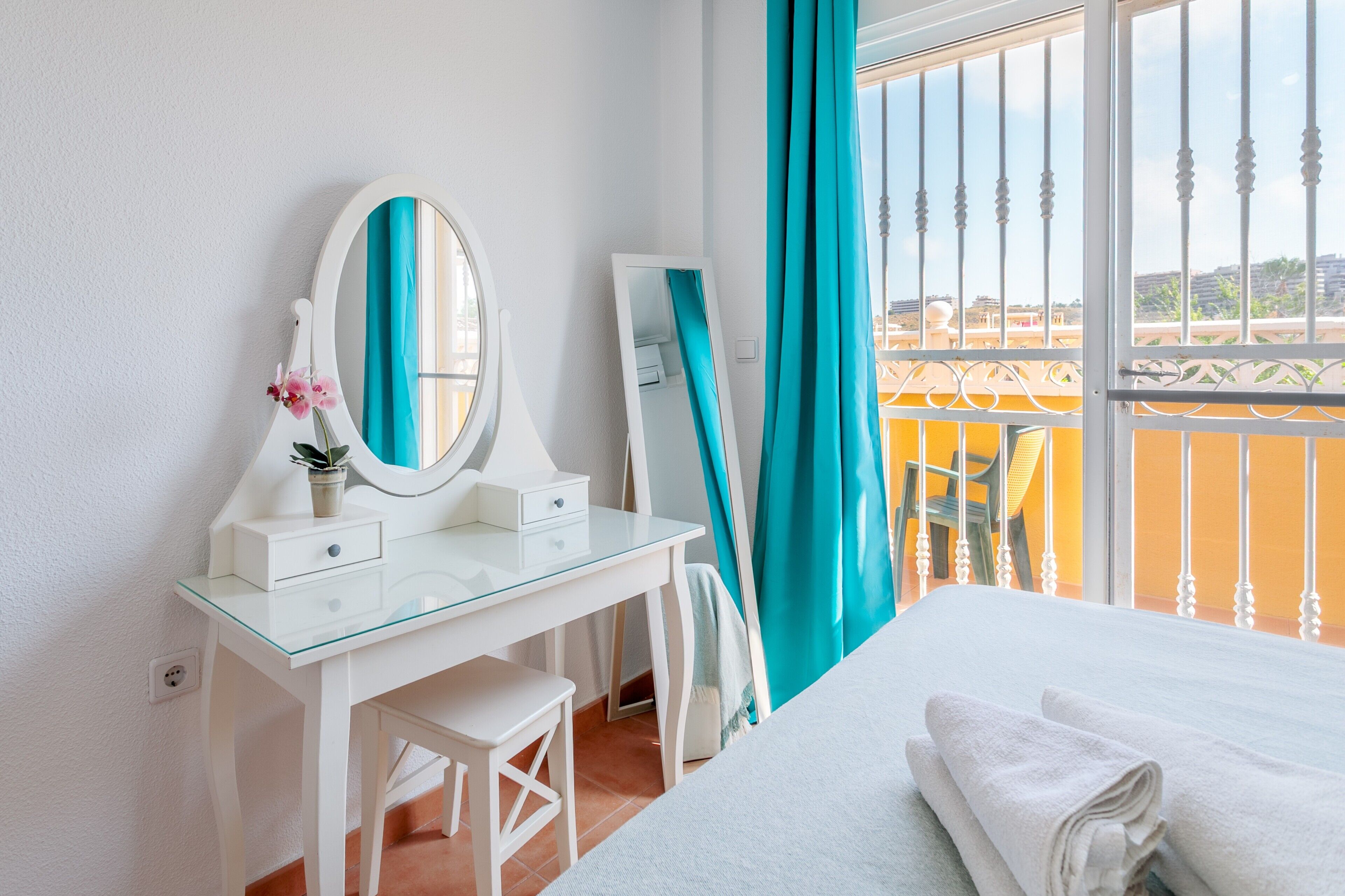 3 chambres, fer et planche à repasser, Wi-Fi gratuit, draps fournis