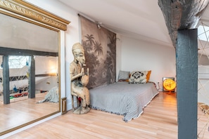 2 slaapkamers, een strijkplank/strijkijzer, gratis wifi, beddengoed