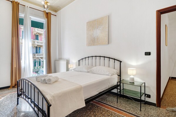 2 bedrooms, iron/ironing board, free WiFi, bed sheets