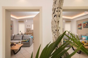 Interior - Villa 'Luxsuites' with Wi-Fi and Air Conditioning (?a???)