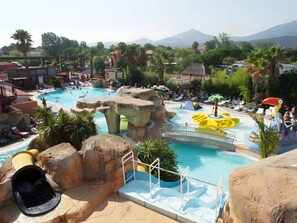 Indoor pool, a heated pool - Mobile Home at Camping Le Front De Mer – Excludes Camping Fees – Shared Pool & Air Conditioning (Argelès-sur-Mer)