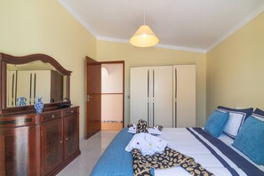 3 dormitorios, tabla de planchar con plancha, wifi gratis y ropa de cama