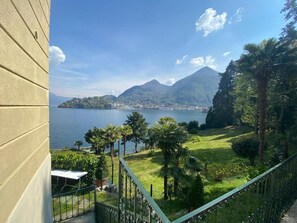 Property grounds - Apartment 'Tarlarini' with Private Terrace, Private Garden and Wi-Fi (Laveno-Mombello)