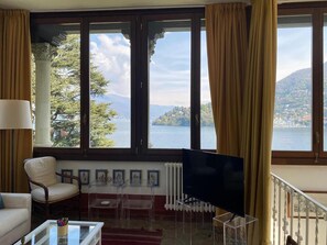 Interior - Apartment 'Tarlarini' with Private Terrace, Private Garden and Wi-Fi (Laveno-Mombello)