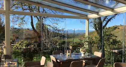 Ferienwohnung 'Vista Giardino' mit Bergblick, Gemeinschaftspool und Klimaanlage