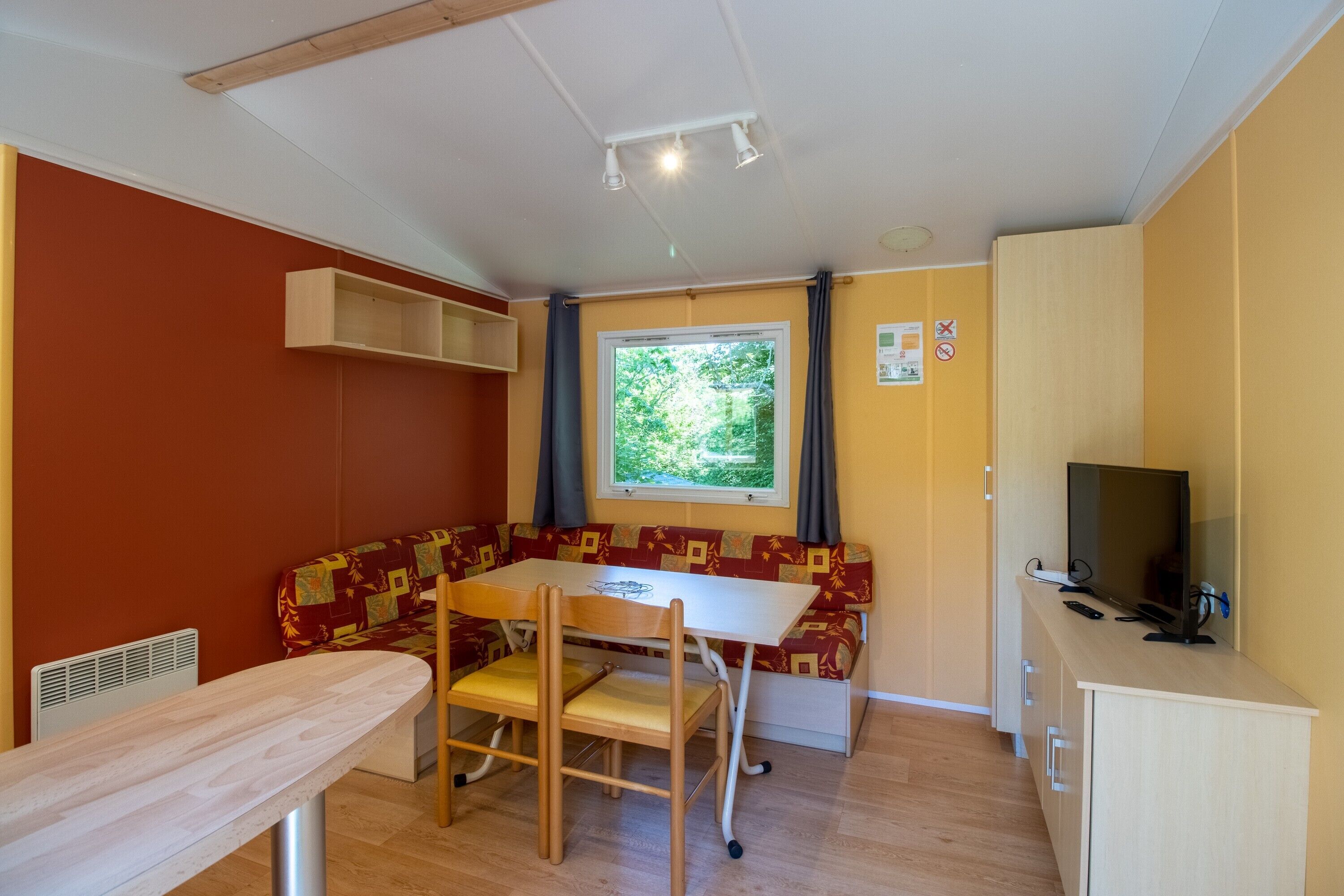 3 Camping Im Périgord Noir  Mobilheim Mit Pool, Angeln & Familienaktivitäten - La Roque-Gageac