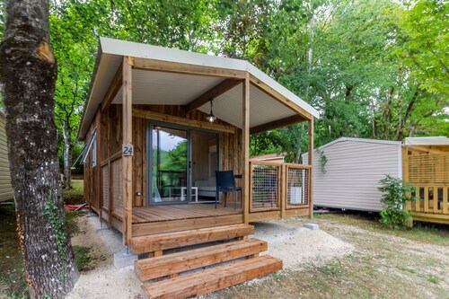 Air-conditioned Chalet with Pool & Fishing Ponds – Périgord Noir, near Sarlat