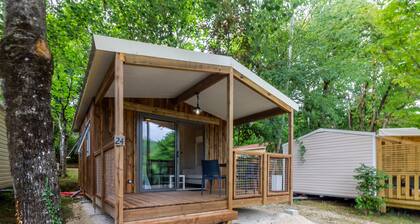 Air-conditioned Chalet with Pool & Fishing Ponds – Périgord Noir, near Sarlat