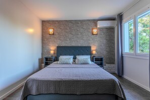 1 bedroom, free WiFi, bed sheets - Room 'Privilege 10' with Shared Pool, Wi-Fi and Air Conditioning (Roquebrune-sur-Argens)