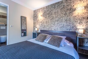 1 bedroom, free WiFi, bed sheets - Room 'Premium 4' with Shared Pool, Wi-Fi and Air Conditioning (Roquebrune-sur-Argens)