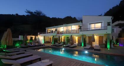 Chambre "Premium 4" avec piscine partagée, Wi-Fi et climatisation