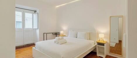 2 slaapkamers, een strijkplank/strijkijzer, reisbedje, wifi