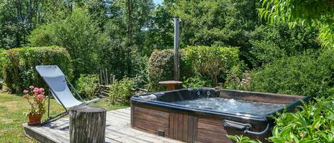 Bain à remous extérieur