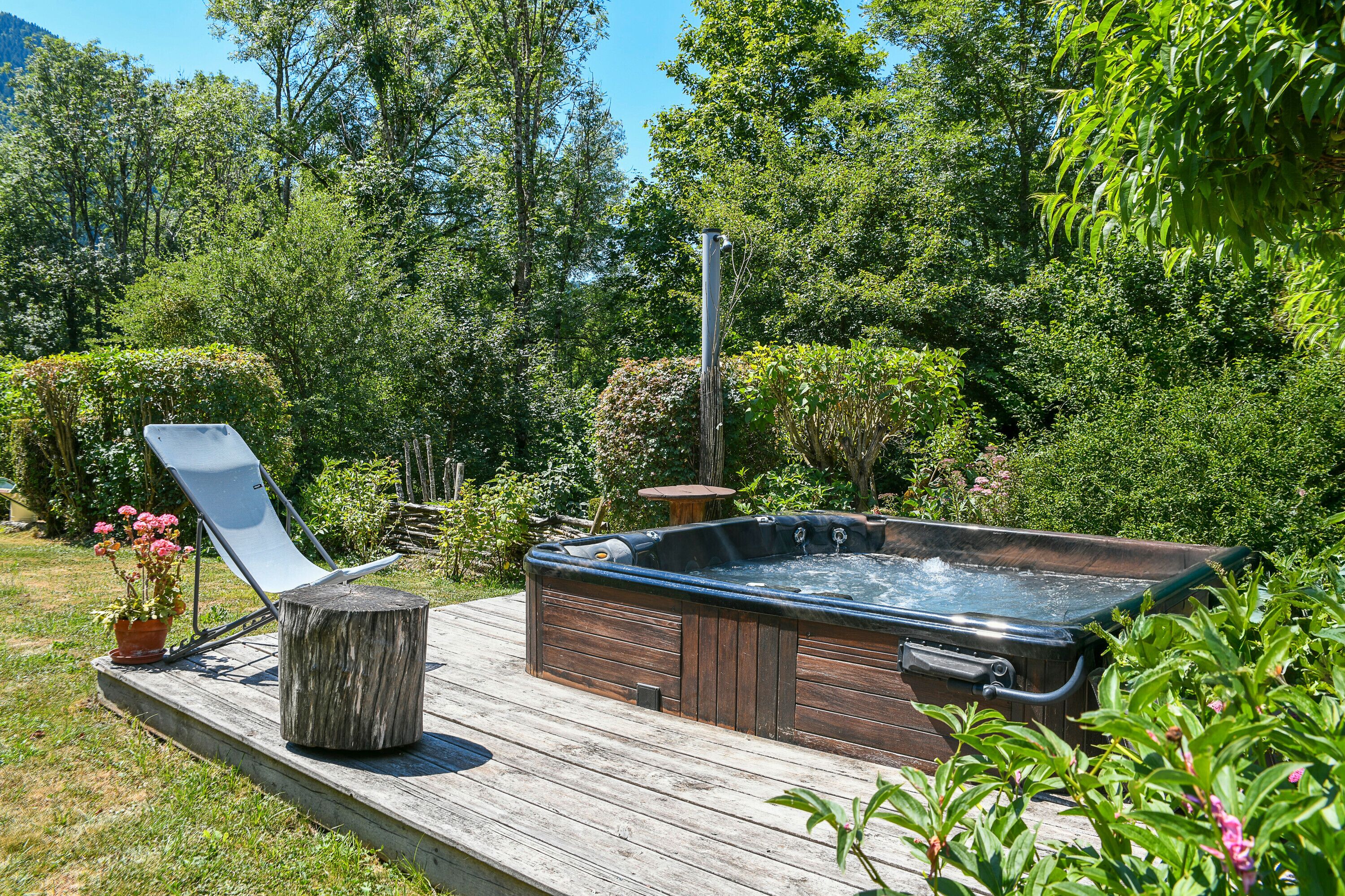 Bain à remous extérieur