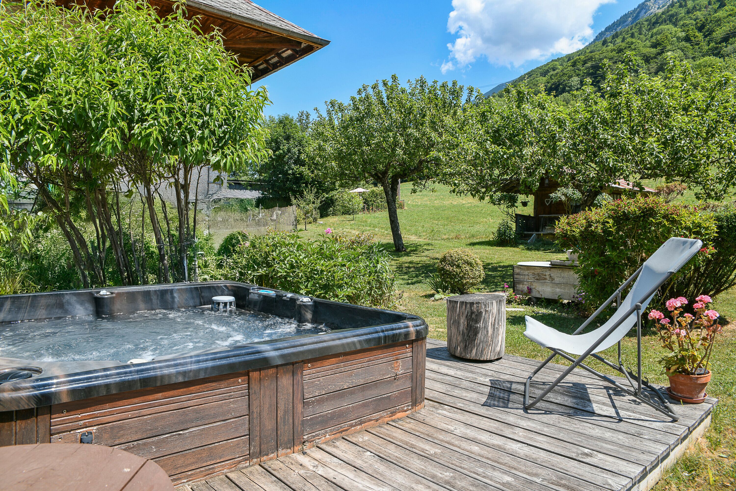 Bain à remous extérieur