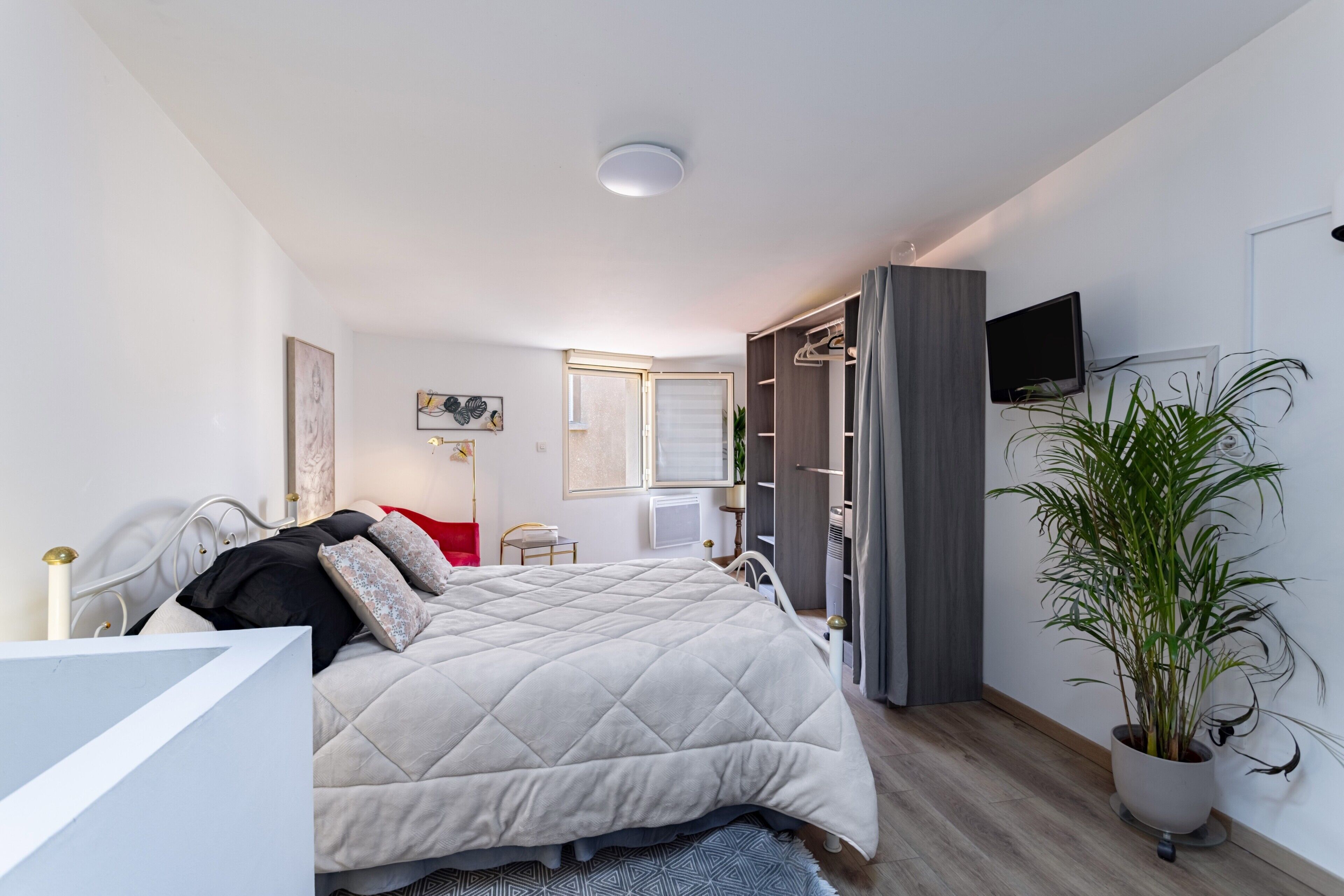 1 dormitorio y ropa de cama