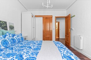 2 chambres, fer et planche Ă  repasser, Wi-Fi gratuit, draps fournis