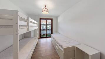 3 chambres, fer et planche Ă repasser, Wi-Fi gratuit, draps fournis