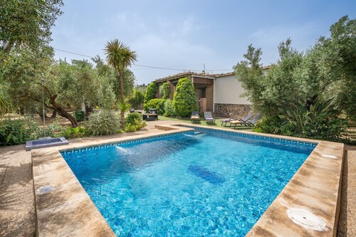 Holiday Home 'Benizarte' with Mountain View, Wi-Fi and Air Conditioning