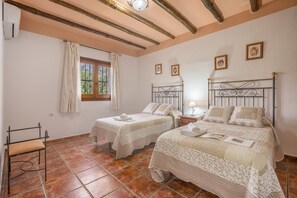 2 bedrooms, iron/ironing board, free WiFi, bed sheets - Holiday Home 'Benizarte' with Mountain View, Wi-Fi and Air Conditioning (Órgiva)