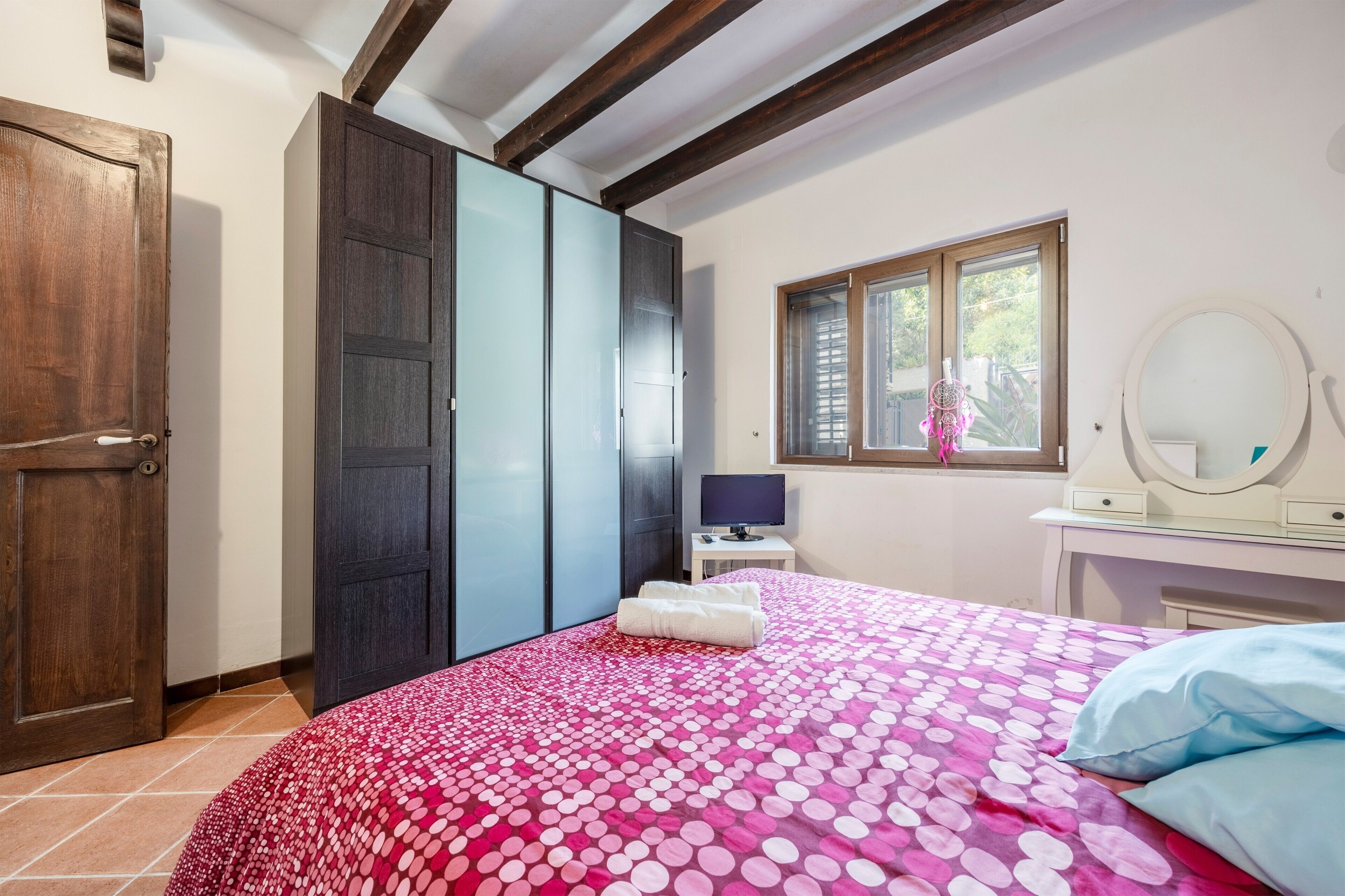 2 多间卧室、熨斗/熨衣板、免费 WiFi、床单