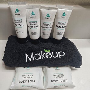 Hair dryer, towels, soap, shampoo - NRG/MEDICAL CENTER centrally located+ Free parking (Houston)