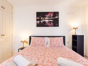 1 habitación, escritorio y internet 