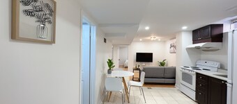 Beautiful Cozy Private Entry Basement Apartment