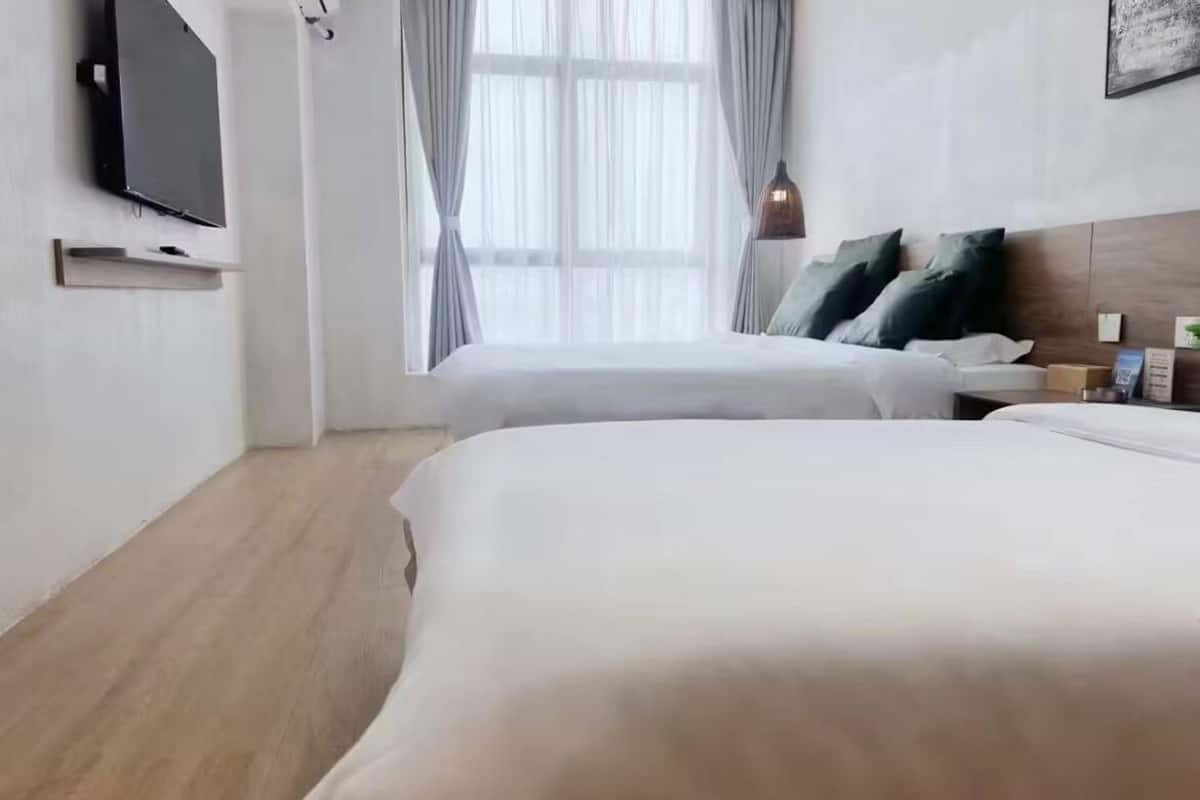 Family Studio Suite, City View