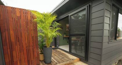 Stunning Studio in Berkeley - Entire Private Guesthouse + No Shared Spaces