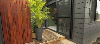 Stunning Studio in Berkeley - Entire Private Guesthouse + No Shared Spaces