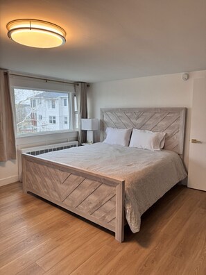 4 chambres, fer et planche à repasser, lit parapluie, Wi-Fi gratuit