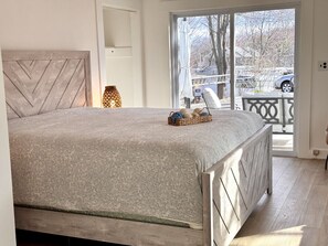 4 habitaciones, tabla de planchar con plancha y cuna de viaje 