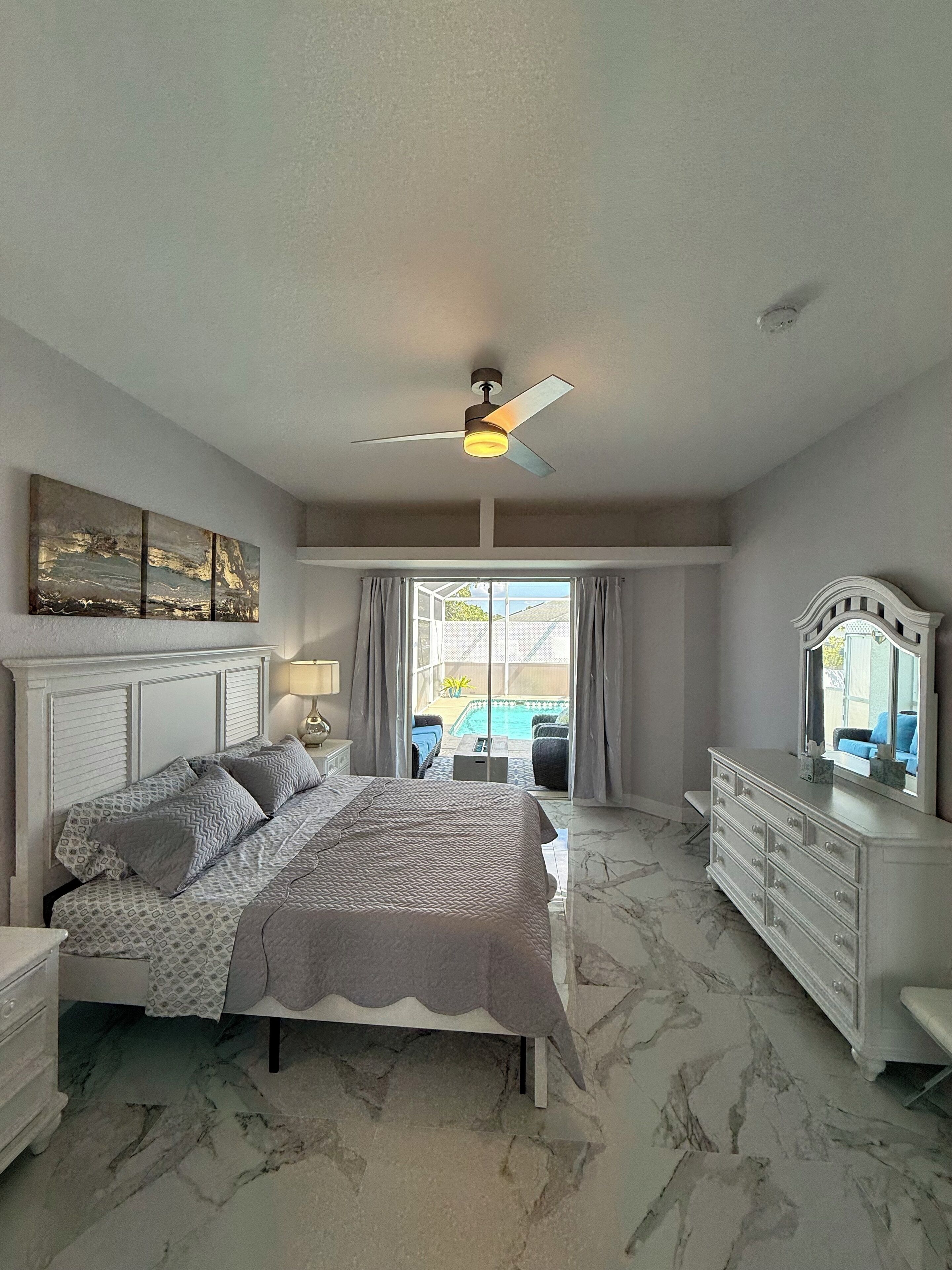 4 bedrooms, desk, iron/ironing board, WiFi