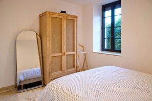 1 bedroom, iron/ironing board, free WiFi