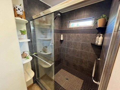 Private 5-Bed/2.5-Bath Home w/ Full Kitchen, Steam Sauna, Wi-Fi, and Laundry