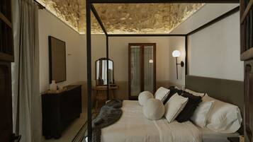 3 makuuhuonetta, työpöytä, silitysrauta/-lauta, Wi-Fi